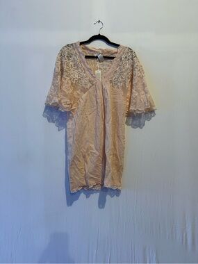 GOLD HAWK Women's Floral Lace Overlay Blouse Size S